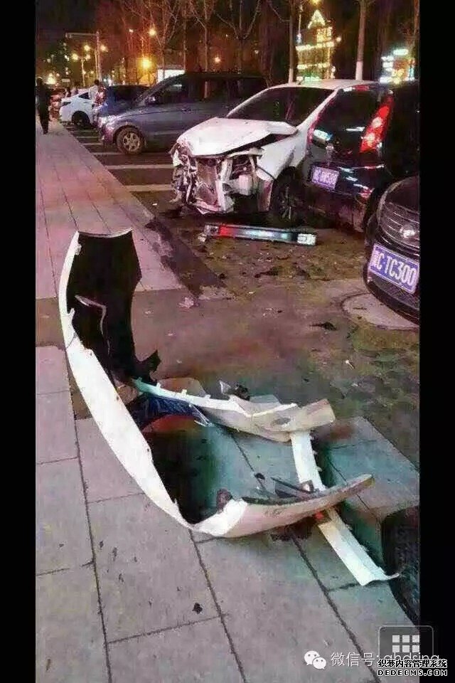 事故丨秦皇島開發(fā)區(qū)廣緣超市附近發(fā)生連環(huán)車禍！司機逃逸