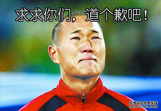 人在江湖漂，哪能不挨“扔”。布拉特被扔錢還算幸運，比他慘的大有人在。不少政要名人都遇到一件令人尷尬的事情：被扔?xùn)|西。