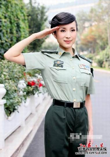 資料圖：湯燦軍裝照。