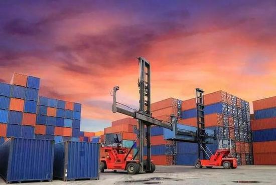 5月30日召開的國(guó)務(wù)院常務(wù)會(huì)議決定較大范圍下調(diào)日用消費(fèi)品進(jìn)口關(guān)稅。